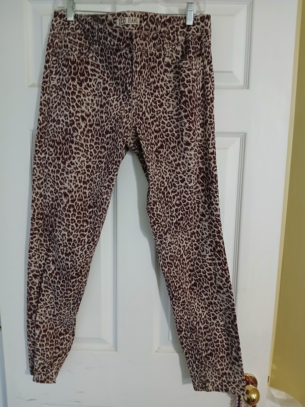 ZCO Jeans Women's Brown Leopard Print Capris - Pull-On Comfort